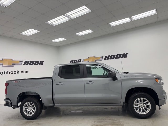 2025 Chevrolet Silverado 1500 RST photo 4