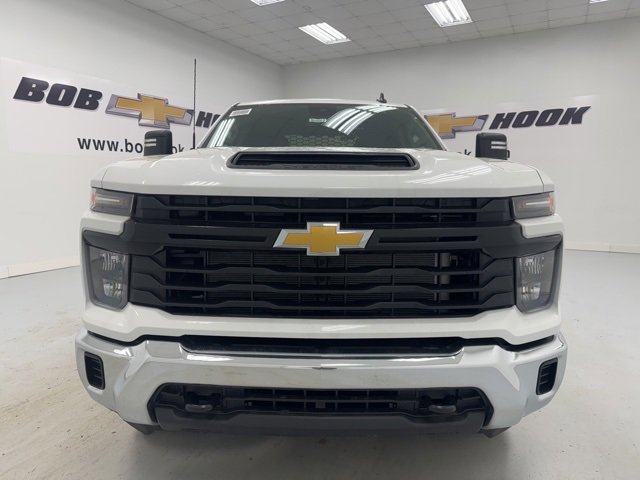 2025 Chevrolet Silverado 2500HD photo 2