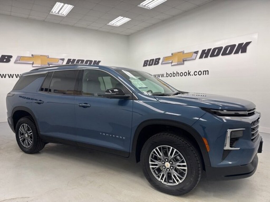 Used 2024 Chevrolet Traverse LT SUV