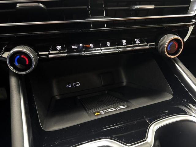 2027 Chevrolet Traverse Z71 - Photo 19