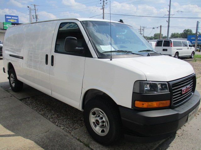 2023 Gmc Savana Cargo 2500 photo 3