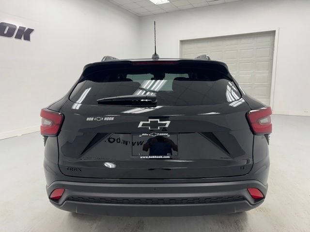 2026 Chevrolet Trax LT - Photo 6