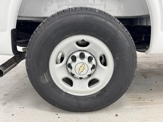 2025 Chevrolet Express Cargo Work Van - Photo 26