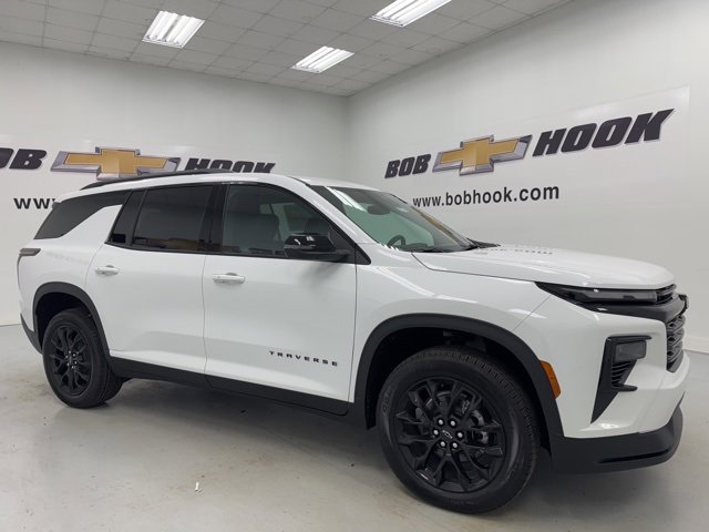 2026 Chevrolet Traverse 2LT photo 3