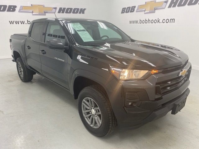 2024 Chevrolet Colorado LT photo 3