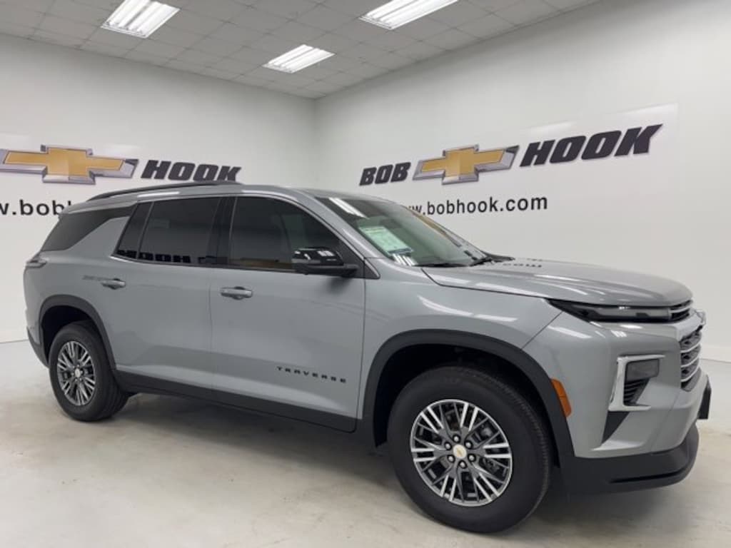 Used 2024 Chevrolet Traverse LT SUV