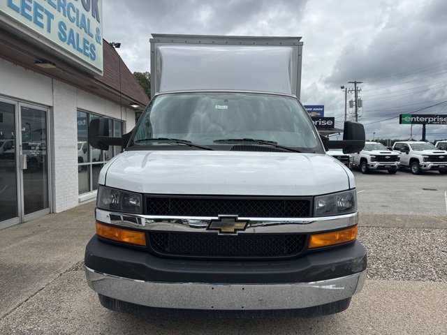 2025 Chevrolet Express 3500 Cutaway Van photo 2