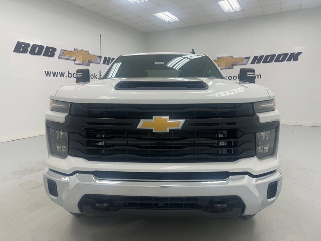 2024 Chevrolet Silverado 2500HD photo 2