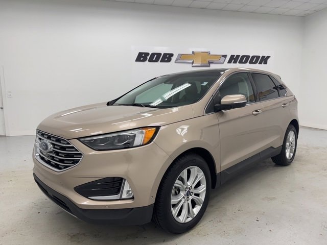 2020 Ford Edge Titanium's photo