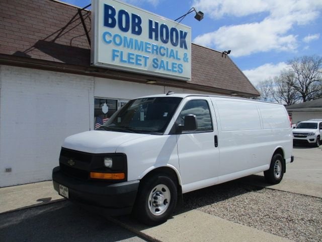 2017 Chevrolet Express 3500 Extended Work Van's photo