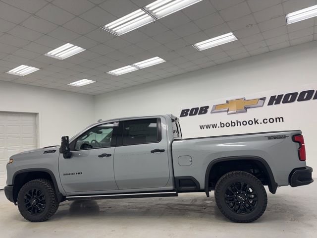 2026 Chevrolet Silverado 3500 HD LTZ - Photo 8