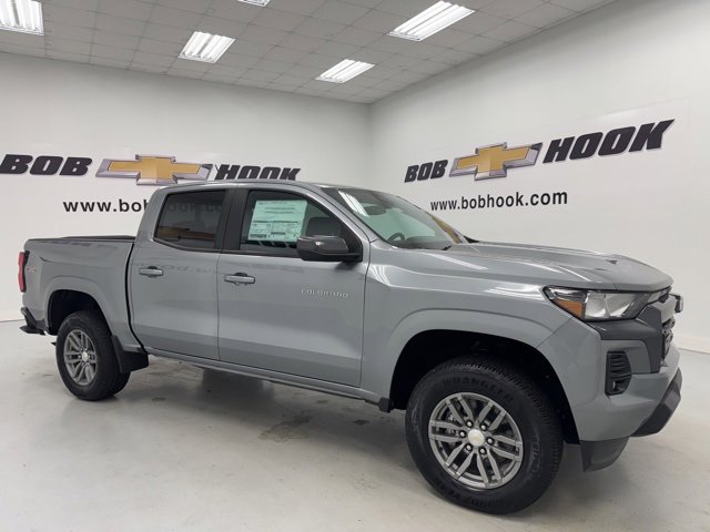 2024 Chevrolet Colorado LT photo 3