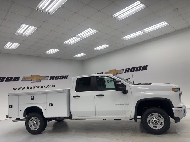 2025 Chevrolet Silverado 2500HD photo 3