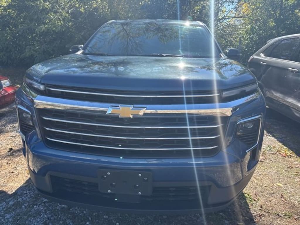 Used 2024 Chevrolet Traverse LT SUV