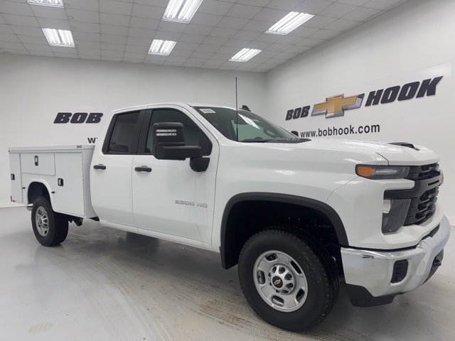 2025 Chevrolet Silverado 2500HD photo 2