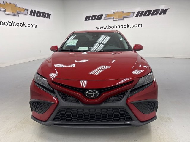 2021 Toyota Camry SE photo 2