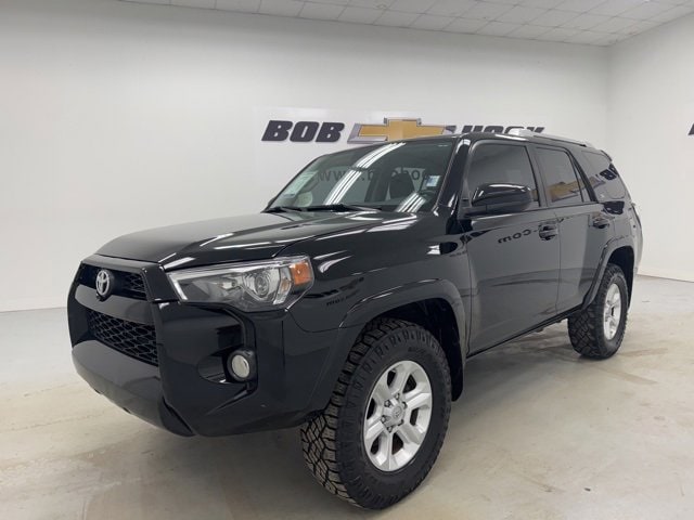 2016 Toyota 4Runner SR5's photo