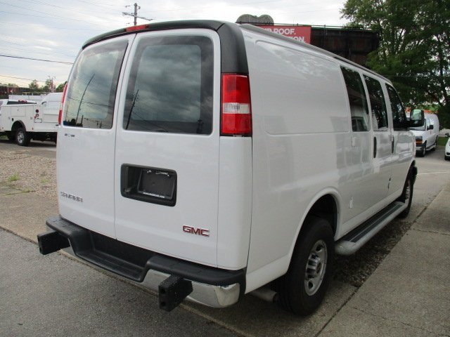 2023 Gmc Savana Cargo 2500 photo 4