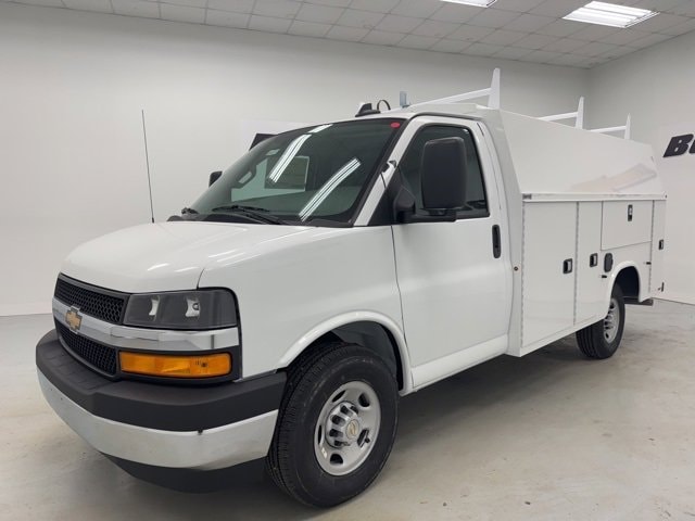 2026 Chevrolet Express Base's photo