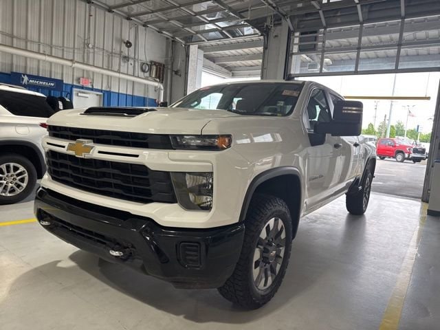 2024 Chevrolet Silverado HD Custom 4WD Crew Cab Standard Box's photo