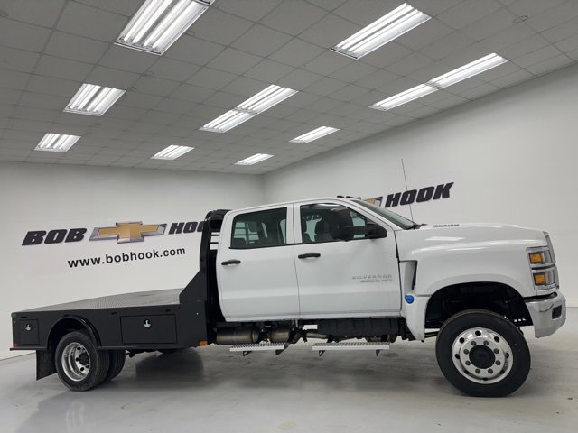 2024 Chevrolet Silverado 5500HD Work Truck photo 4