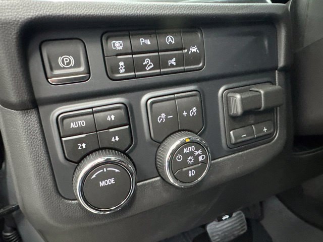 2026 Chevrolet Suburban Premier - Photo 12