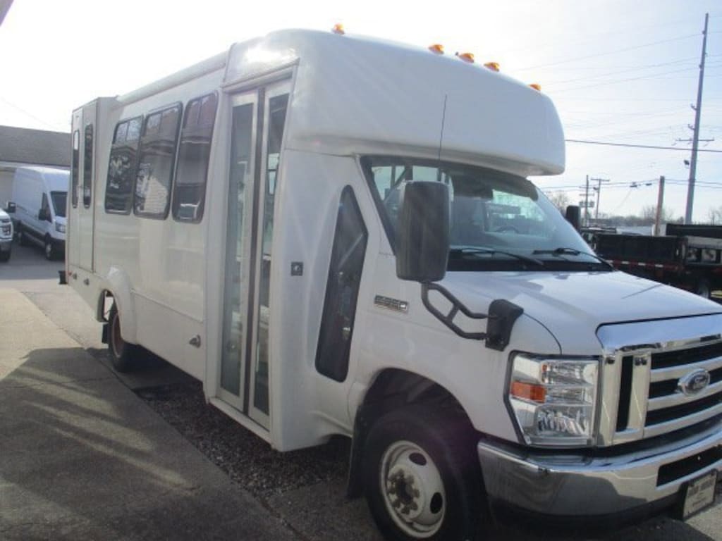 Used 2019 Ford E-Series Cutaway E-350 SRW 138 WB Truck