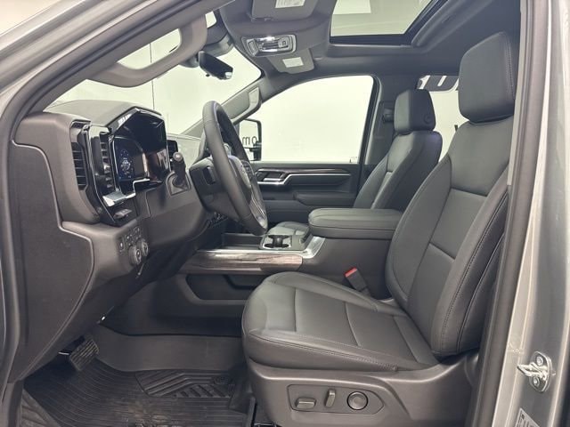 2026 Chevrolet Silverado 3500 HD LTZ - Photo 28