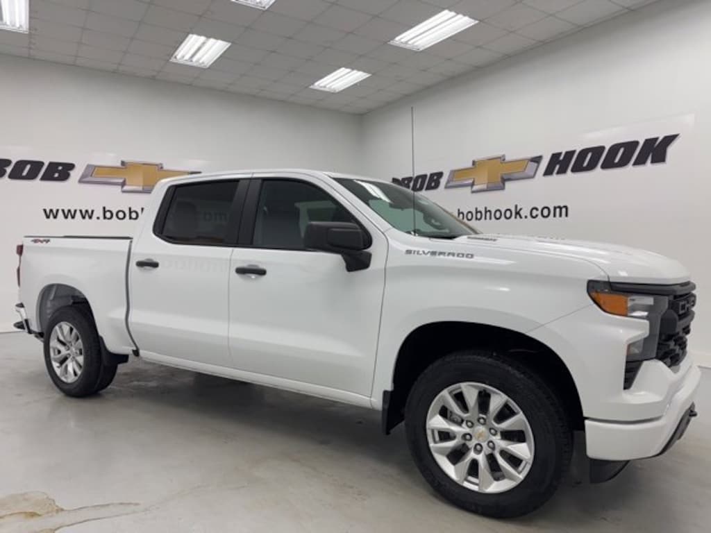 New 2026 Chevrolet Silverado 1500 Custom Truck