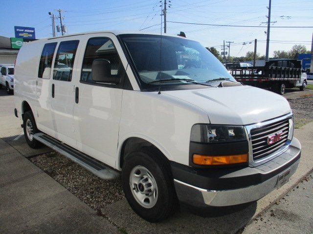 2023 Gmc Savana Cargo 2500 photo 3
