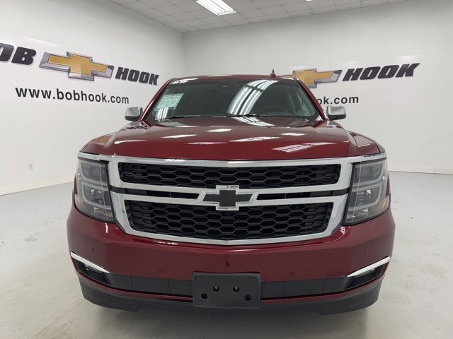 2017 Chevrolet Suburban Premier photo 2