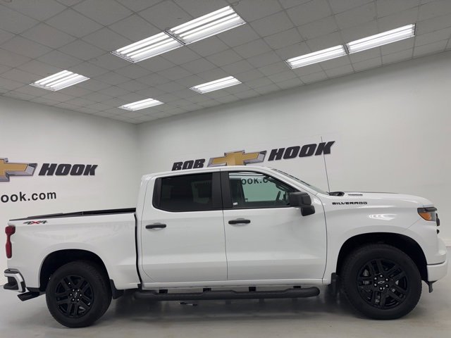 2025 Chevrolet Silverado 1500 Custom photo 4