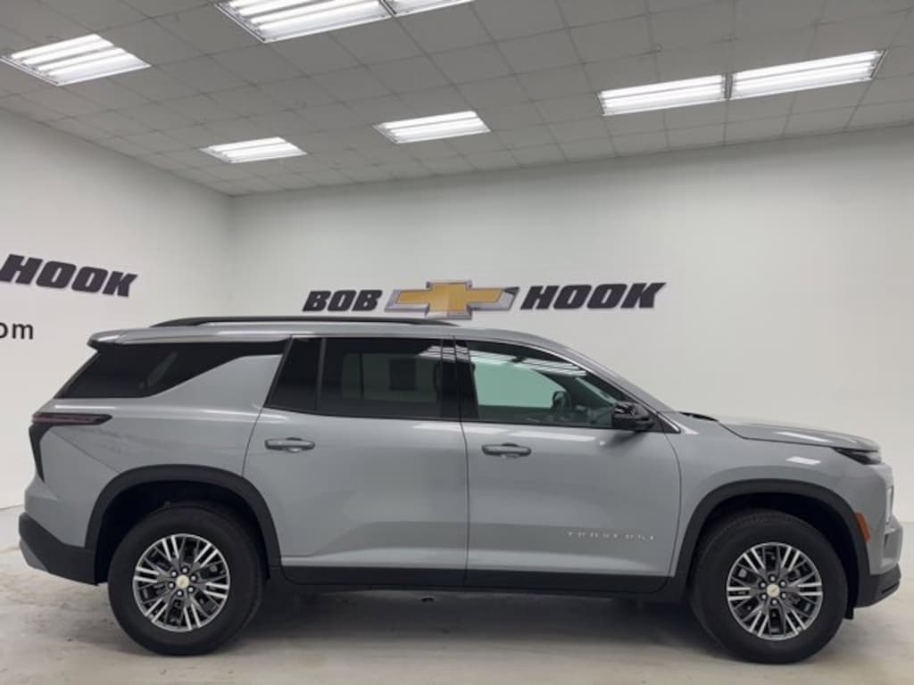 Used 2024 Chevrolet Traverse LT SUV