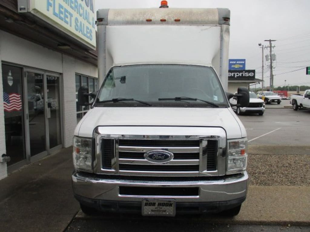 Used 2016 Ford Econoline Commercial Cuta E-450 Super Duty 158 DRW Truck