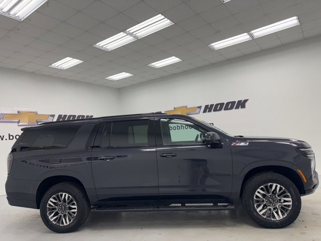 2025 Chevrolet Suburban Z71 photo 4