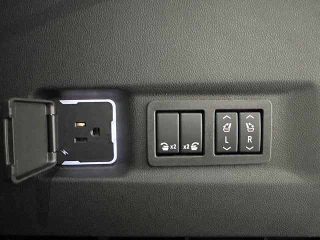2026 Chevrolet Suburban Premier - Photo 32