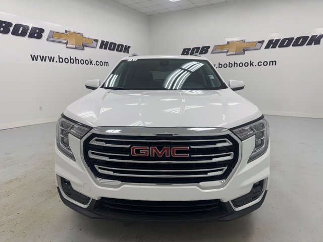 2024 Gmc Terrain SLT photo 2
