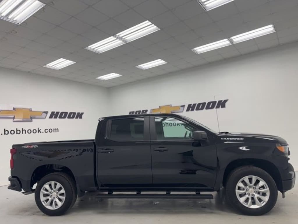 New 2026 Chevrolet Silverado 1500 Custom Truck