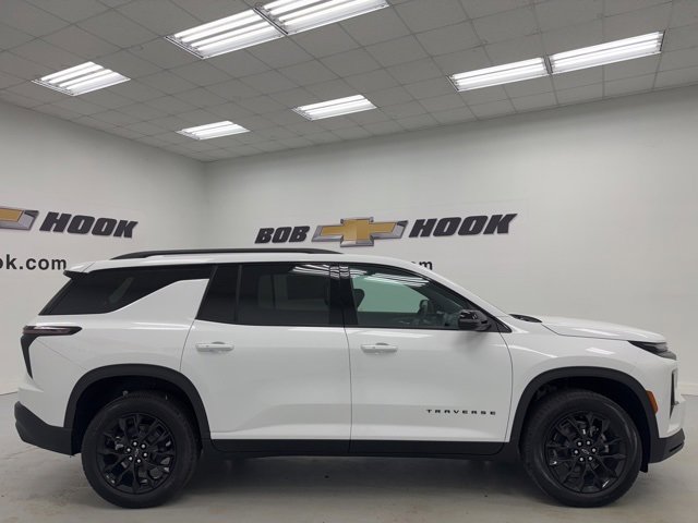 2026 Chevrolet Traverse 2LT photo 4