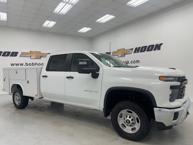 2024 Chevrolet Silverado 2500HD photo 2