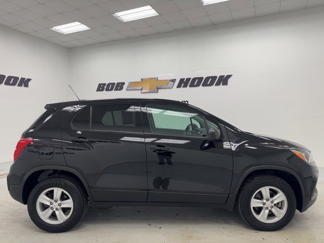 2022 Chevrolet Trax LS photo 4