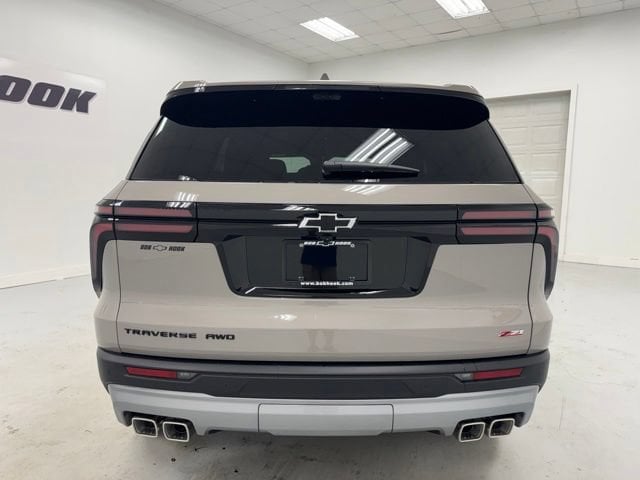 2027 Chevrolet Traverse Z71 - Photo 6
