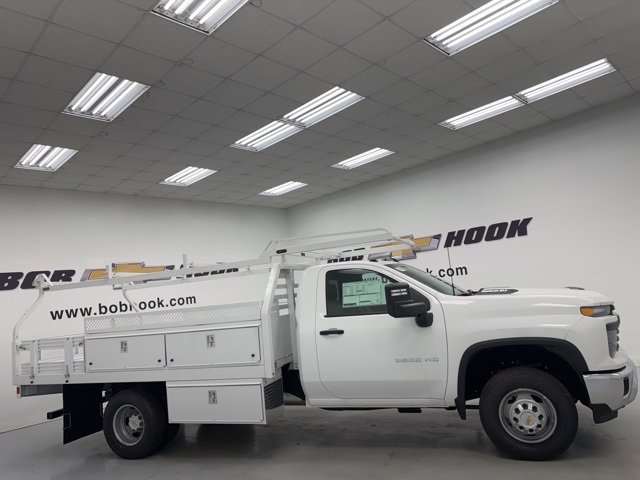 2025 Chevrolet Silverado 3500HD Work Truck photo 3