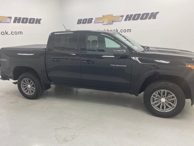 2024 Chevrolet Colorado LT photo 4