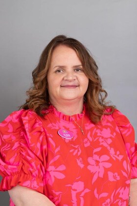Staff member Elisha Moore from ID_b303cf1269c5