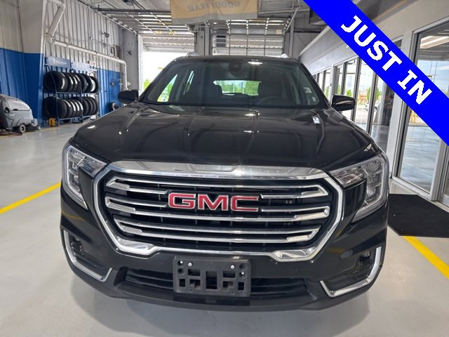2024 Gmc Terrain SLT photo 2
