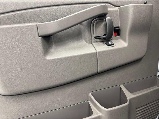 2025 Chevrolet Express Cargo Work Van - Photo 8