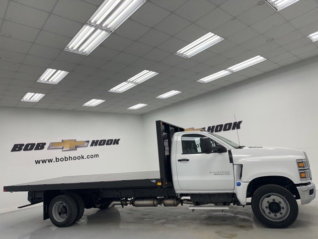 2024 Chevrolet Silverado 6500HD Work Truck photo 4