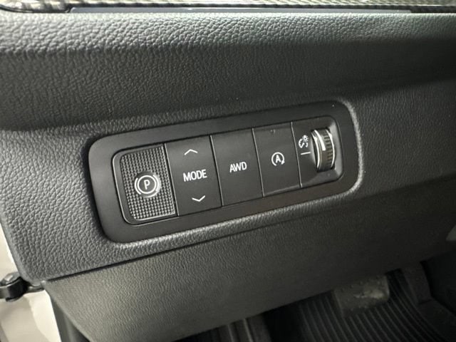 2027 Chevrolet Traverse Z71 - Photo 11