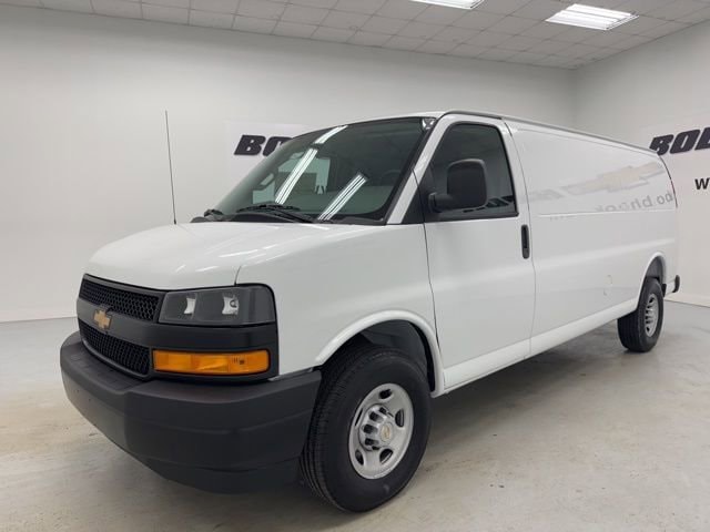 2026 Chevrolet Express 3500 Extended Work Van's photo